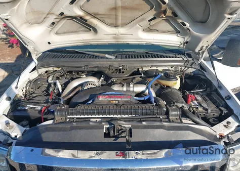 2005 Ford F250 Super Duty из США, поврежденный, VIN 1FTSW21P35EB29603